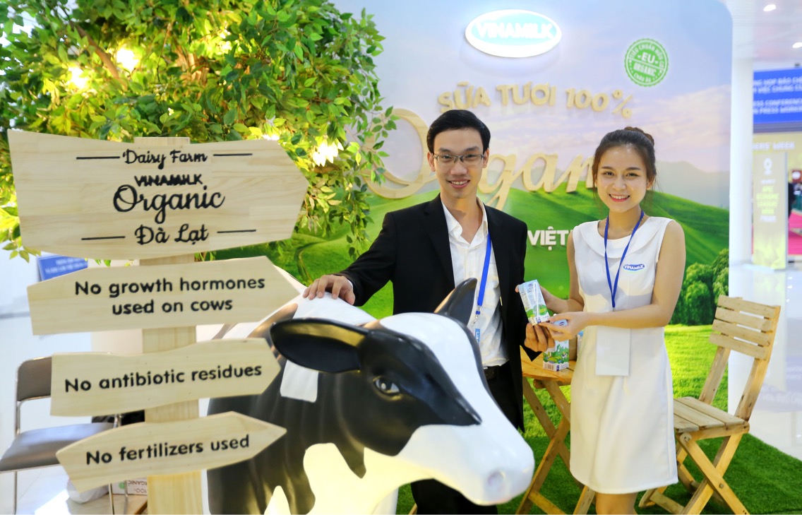 Vinamilk[-]tự[-]hào[-]trở[-]thành[-]thương[-]hiệu[-]đồ[-]uống[-]được[-]lựa[-]chọn[-]tại[-]APEC[-]2017